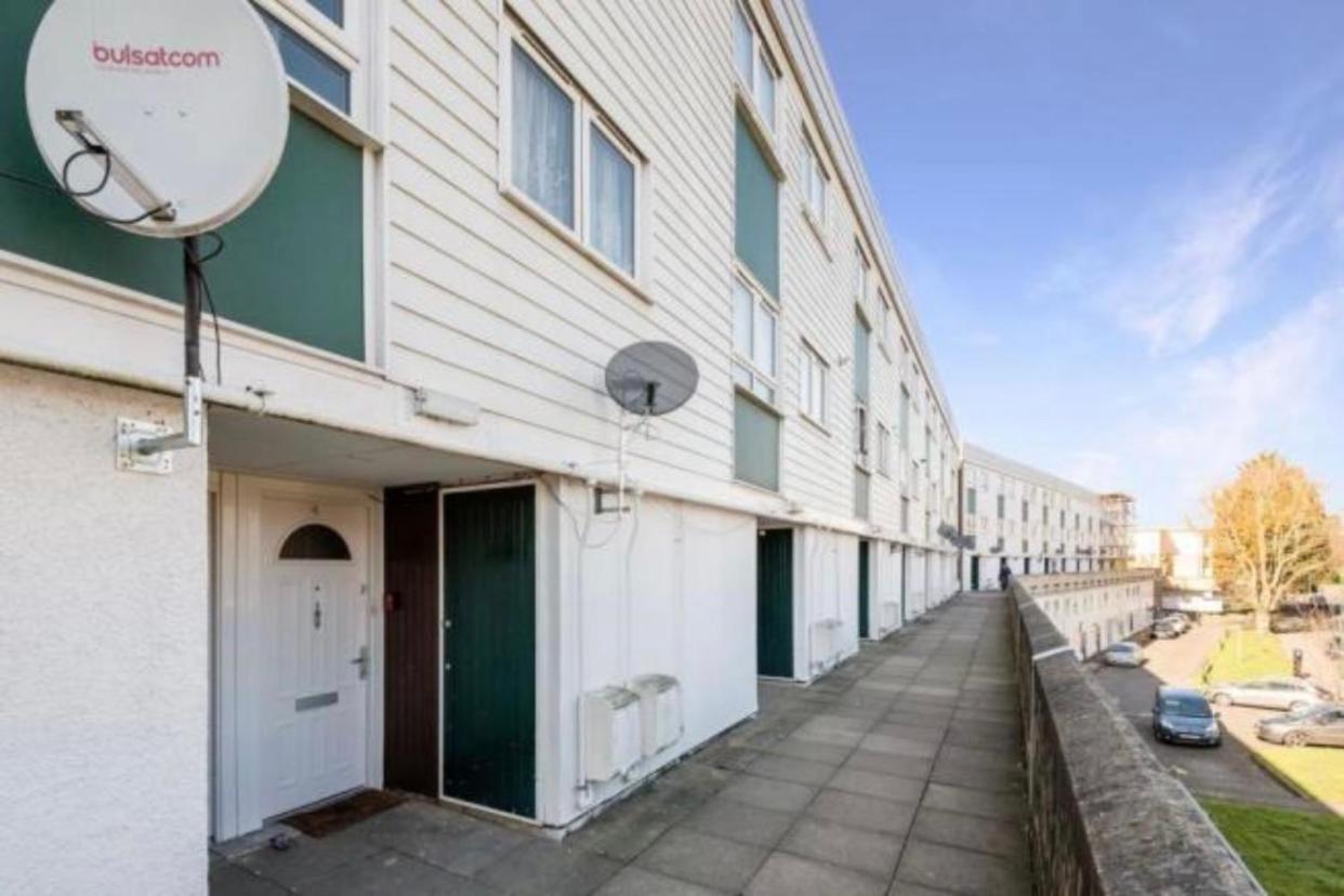 Brunswick Rooms Sutton  Exterior photo